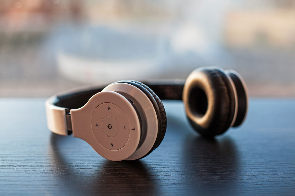 7 factors to consider before buying earphones